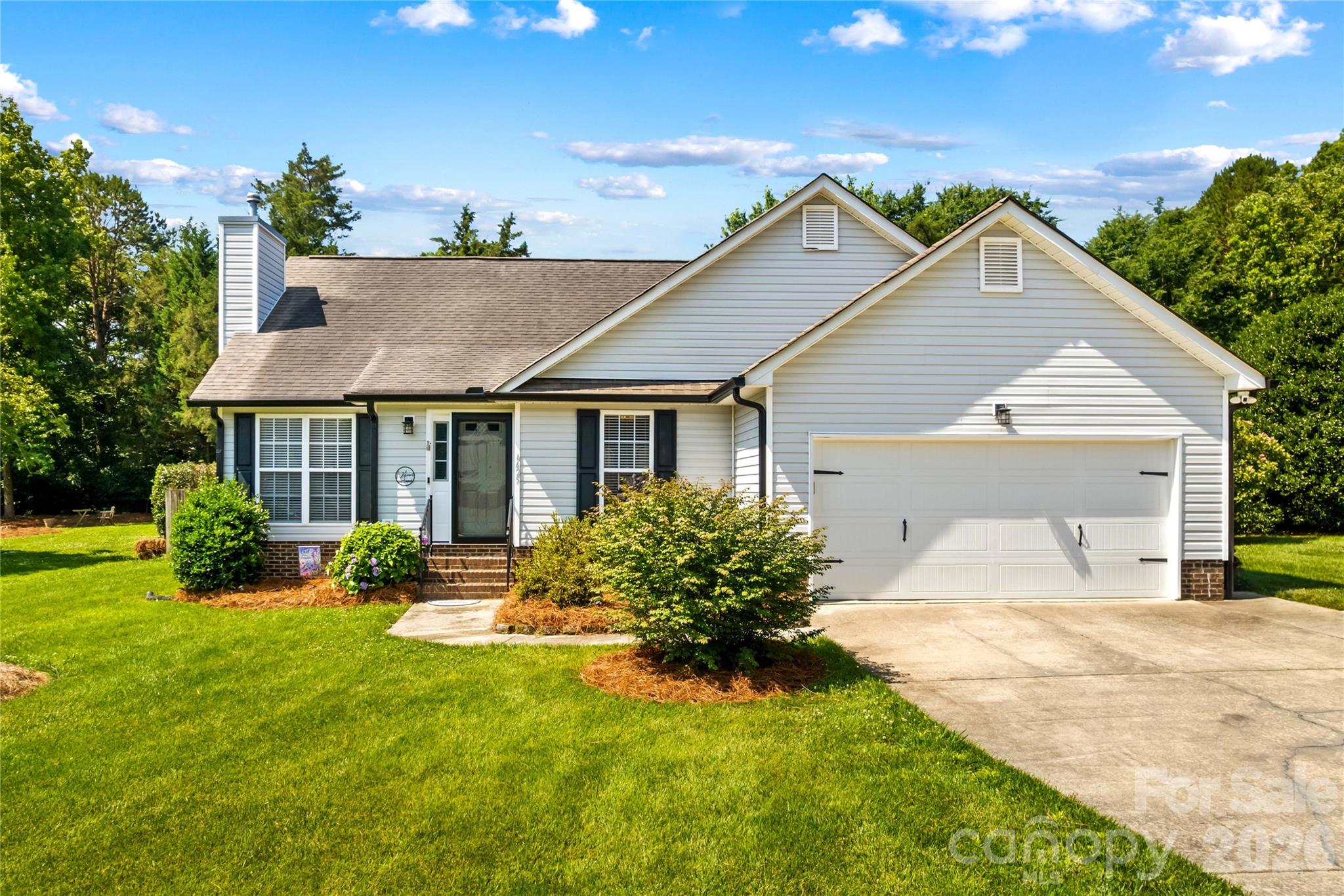 4425 Derbyshire Lane — Matthews