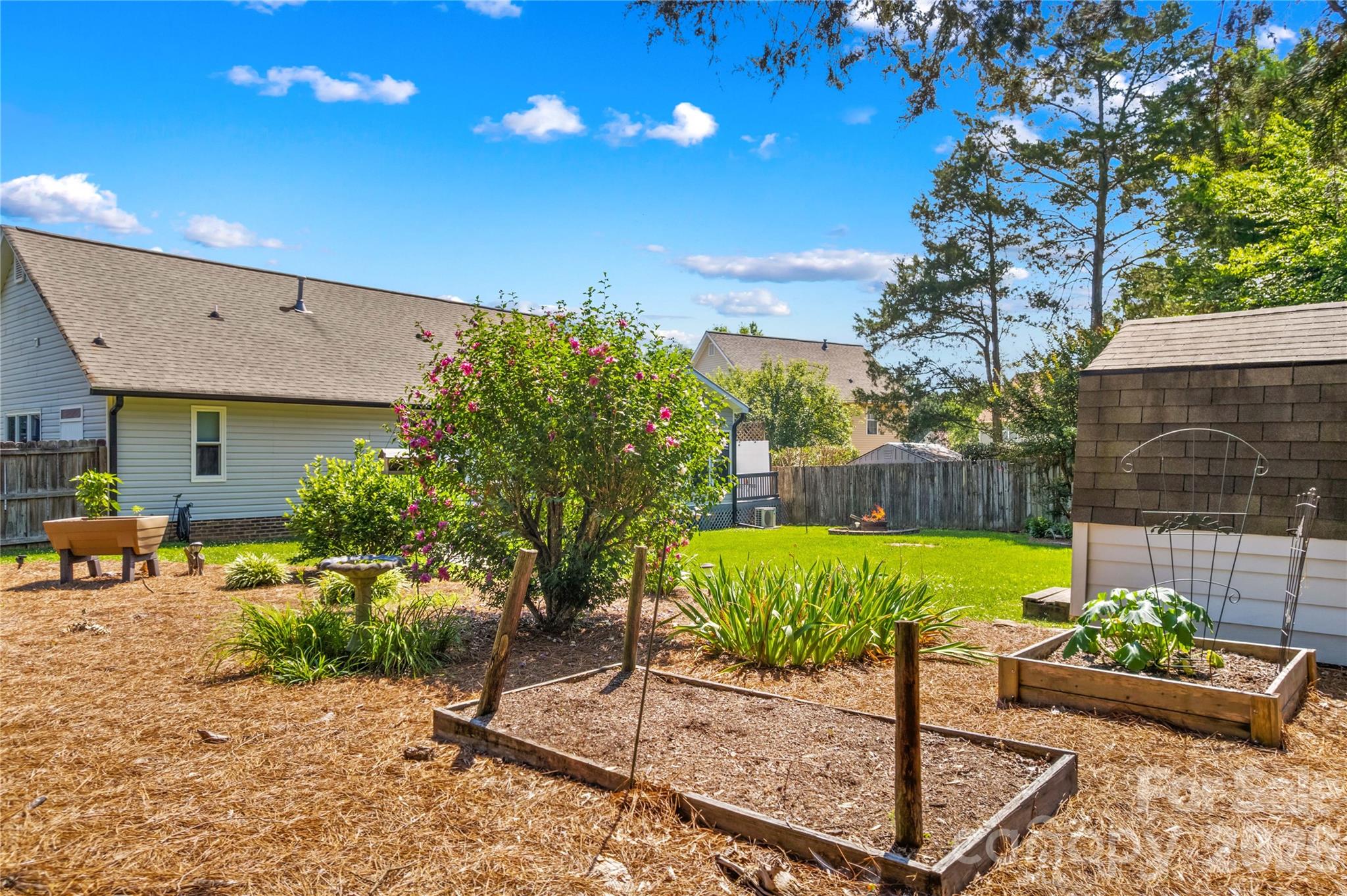 4425 Derbyshire Lane — Matthews