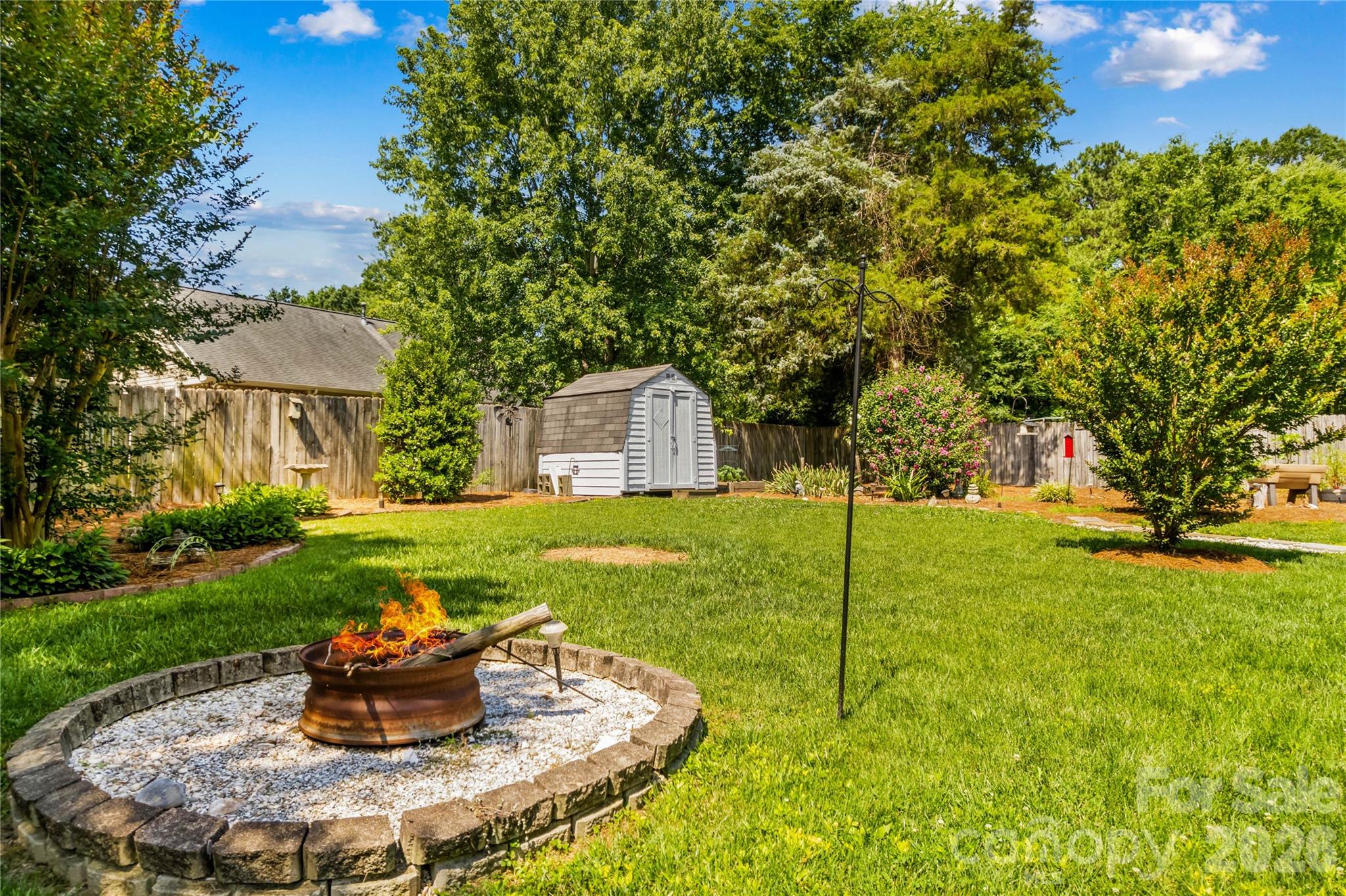 4425 Derbyshire Lane — Matthews