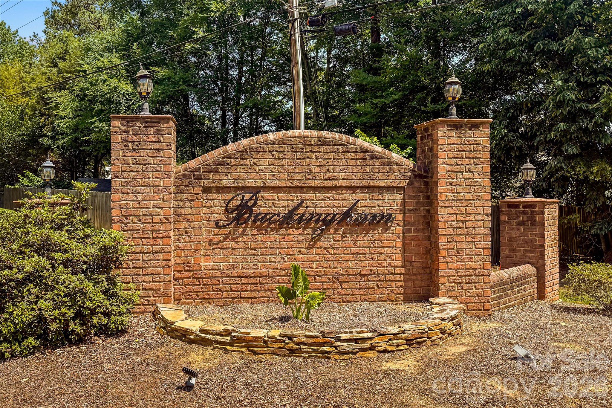 4425 Derbyshire Lane — Matthews