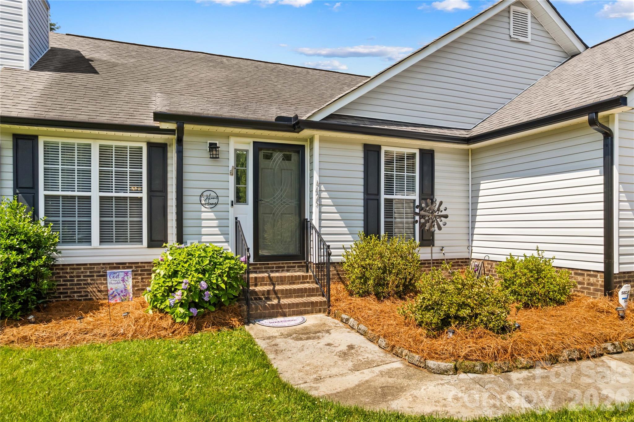 4425 Derbyshire Lane — Matthews