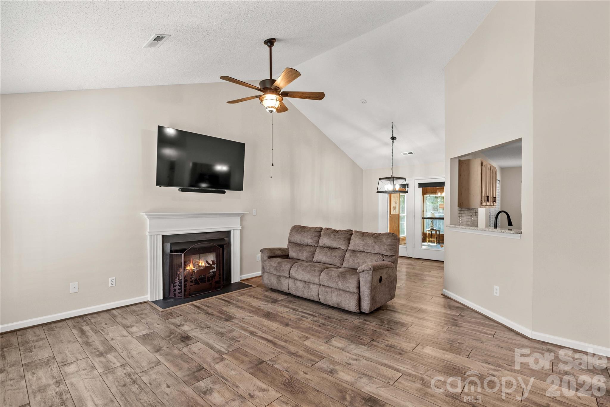 4425 Derbyshire Lane — Matthews