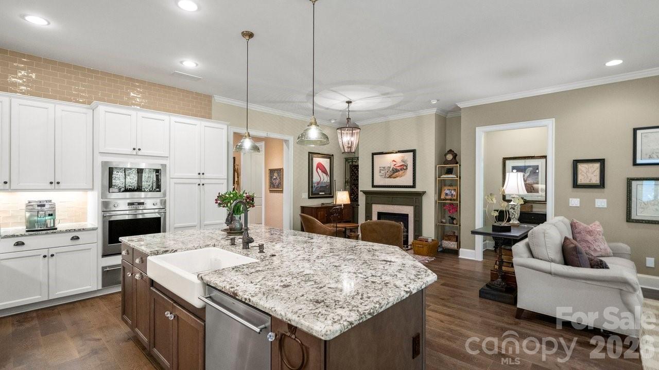 4854 Looking Glass Trail — Denver