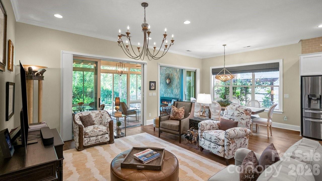 4854 Looking Glass Trail — Denver