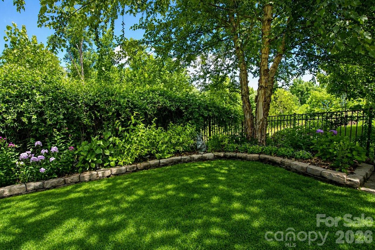 4854 Looking Glass Trail — Denver