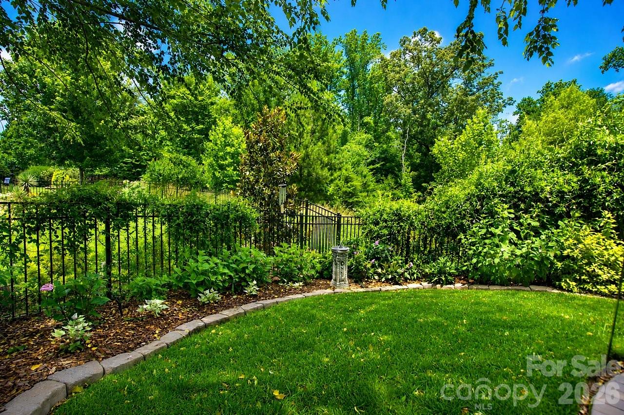 4854 Looking Glass Trail — Denver