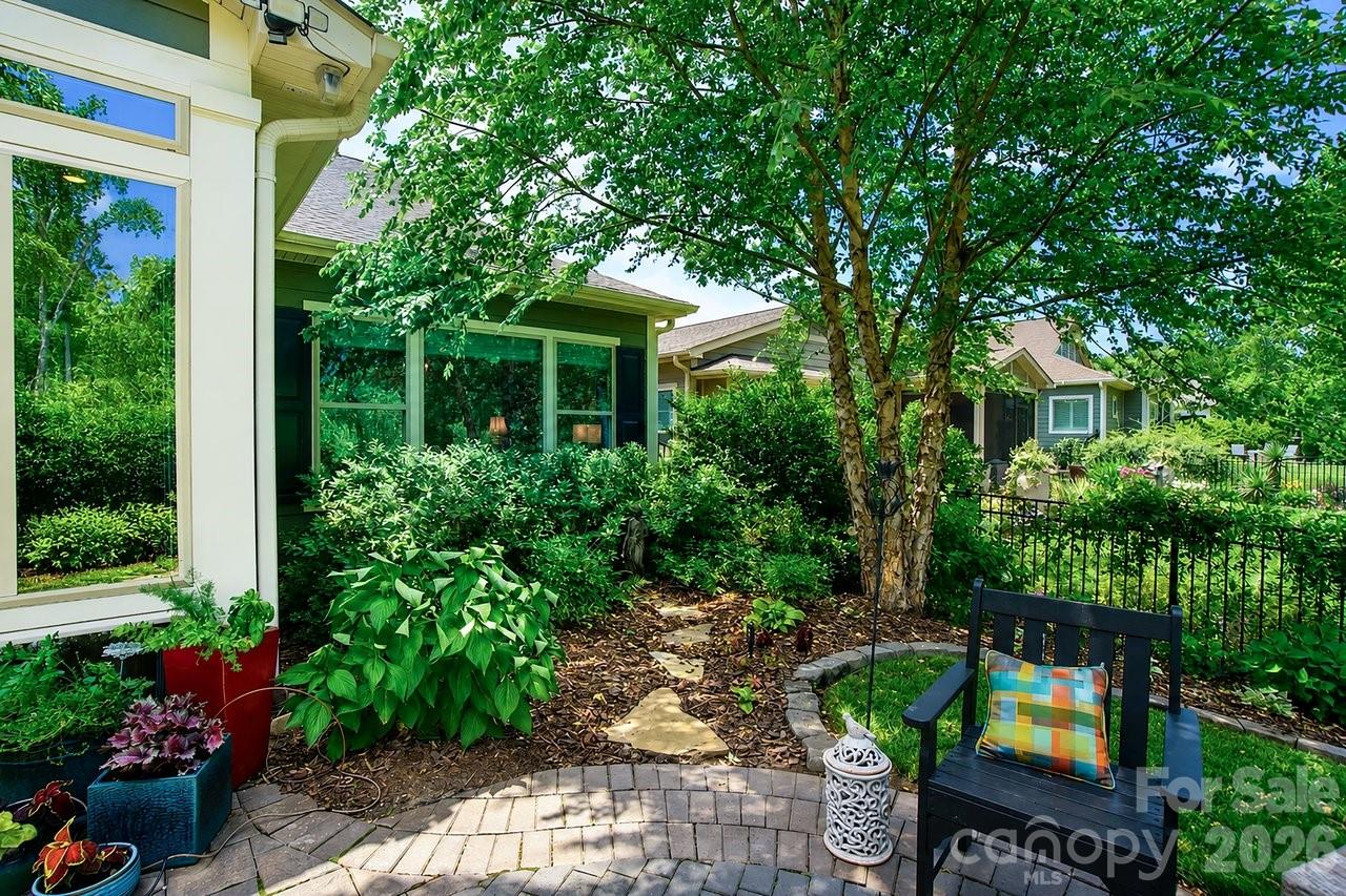 4854 Looking Glass Trail — Denver