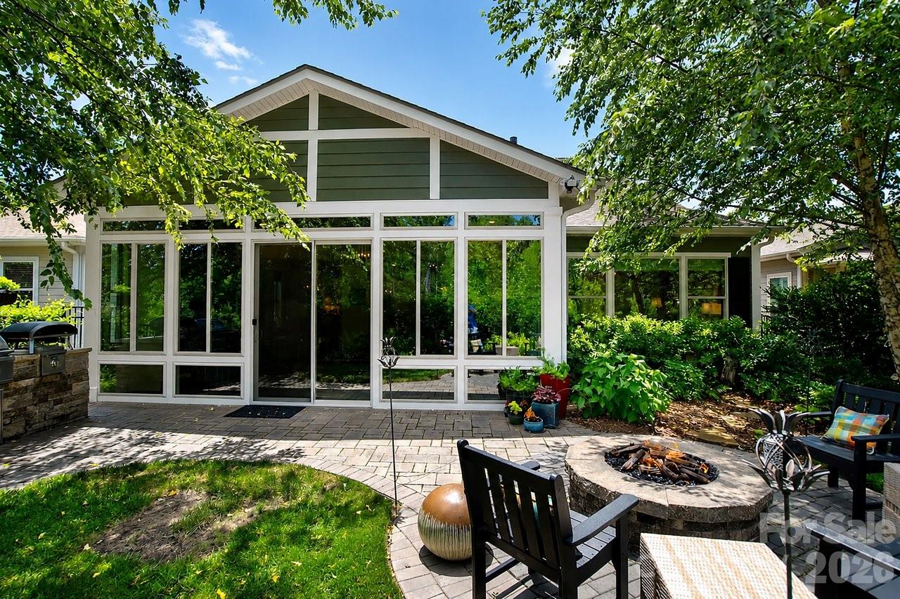4854 Looking Glass Trail — Denver