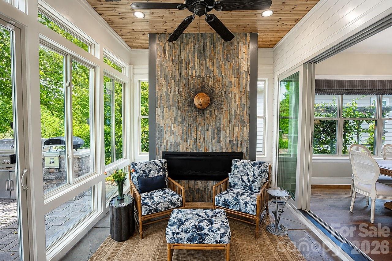 4854 Looking Glass Trail — Denver
