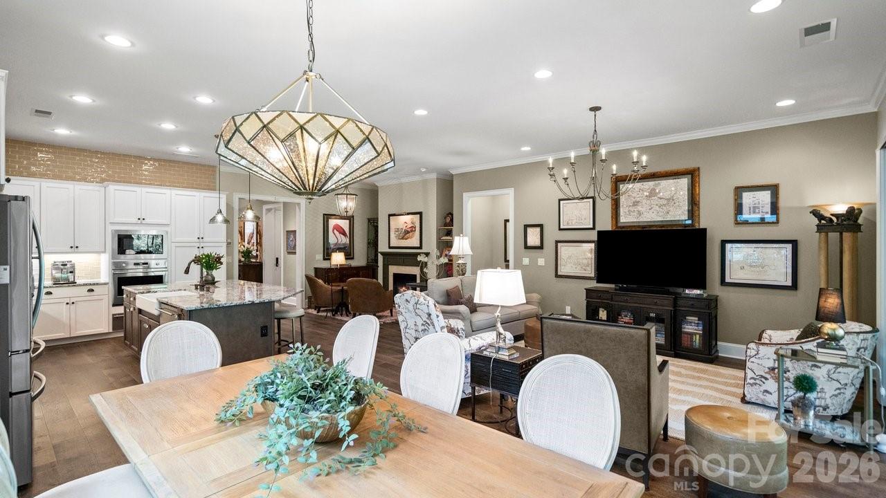 4854 Looking Glass Trail — Denver