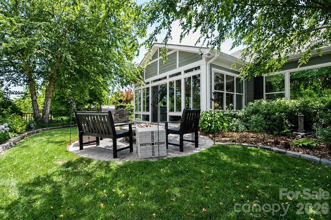 4854 Looking Glass Trail — Denver