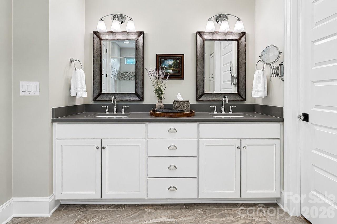 4854 Looking Glass Trail — Denver