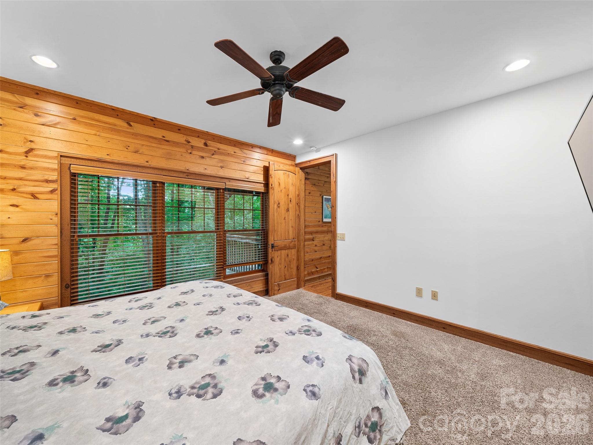 47 Falls Crossing Road — Burnsville