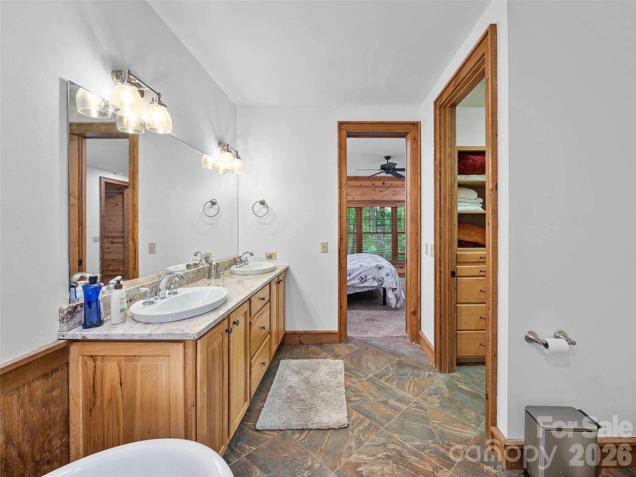 47 Falls Crossing Road — Burnsville