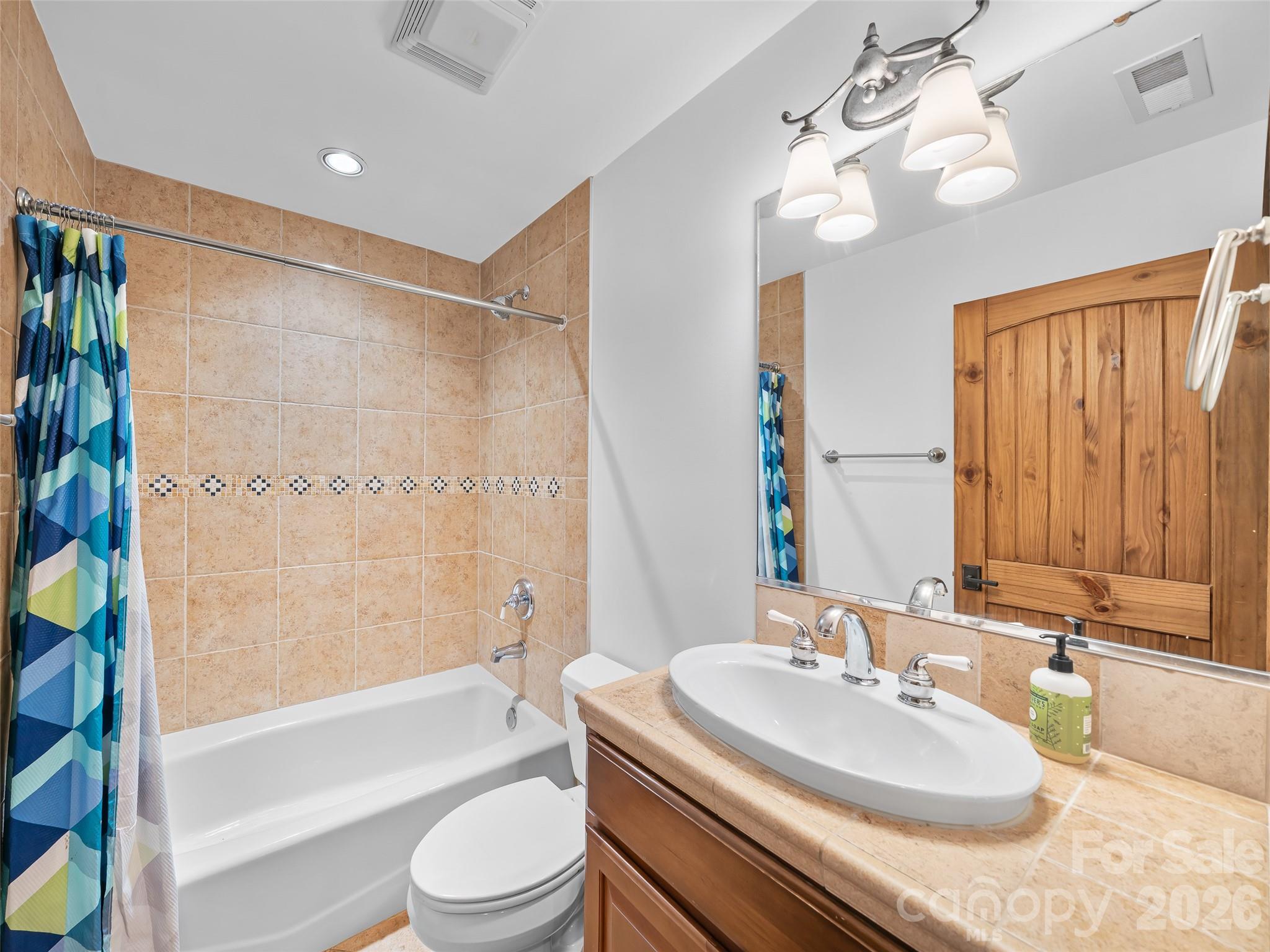 47 Falls Crossing Road — Burnsville
