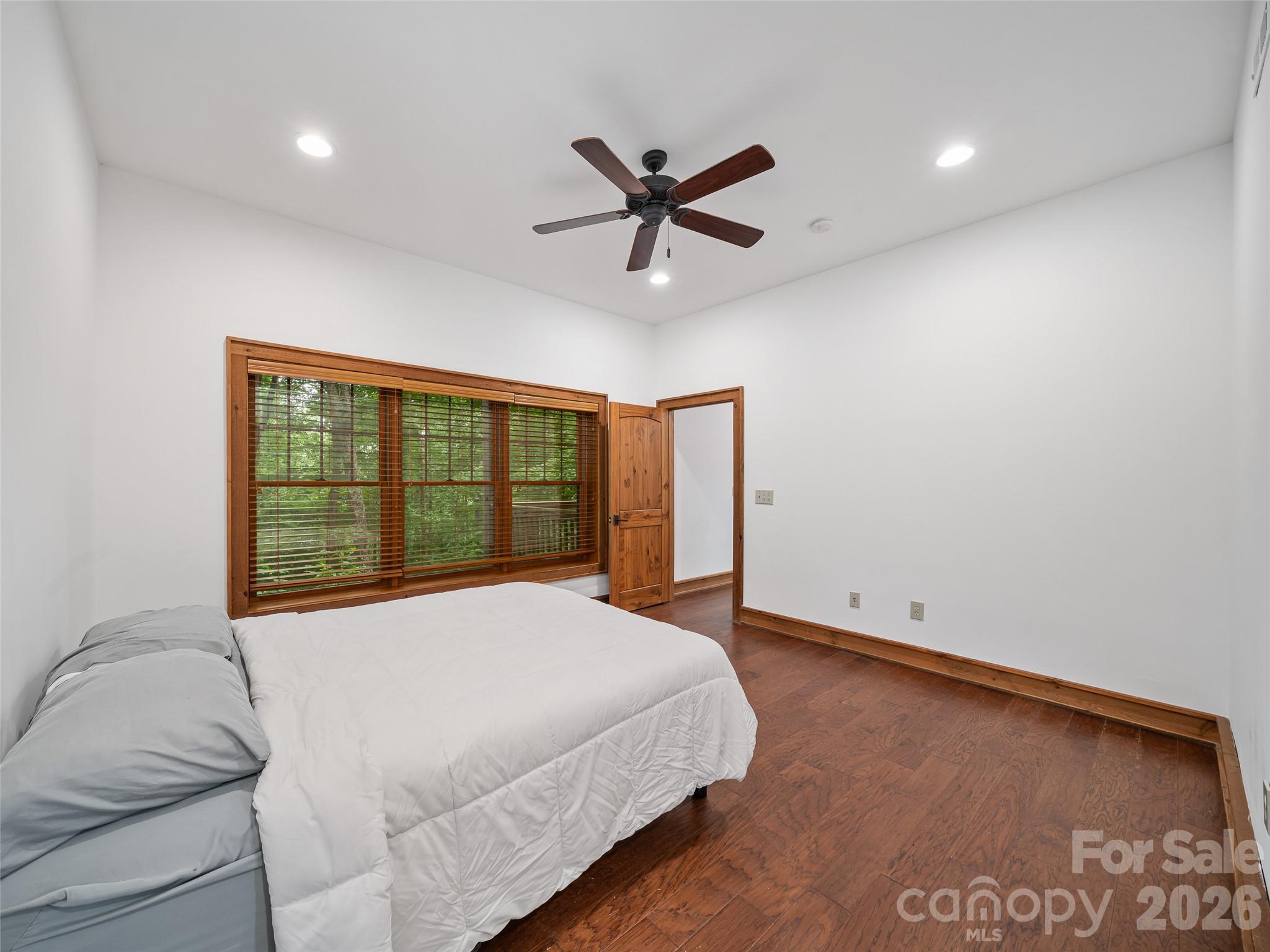 47 Falls Crossing Road — Burnsville