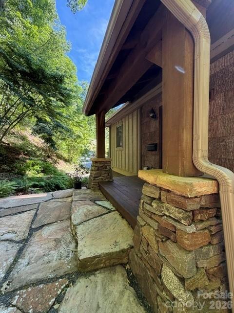 47 Falls Crossing Road — Burnsville