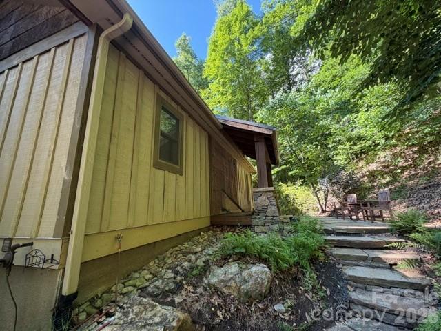 47 Falls Crossing Road — Burnsville