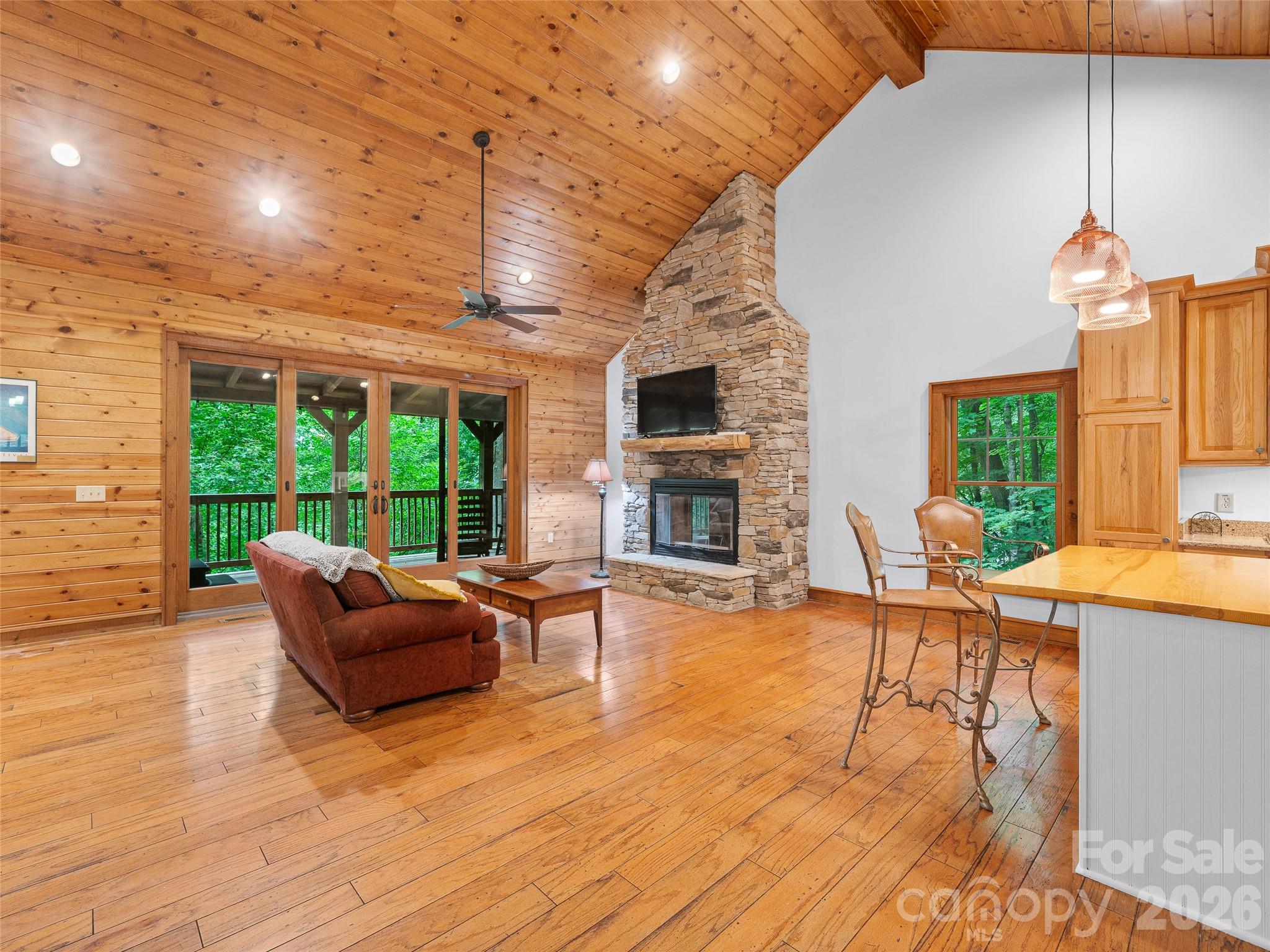 47 Falls Crossing Road — Burnsville