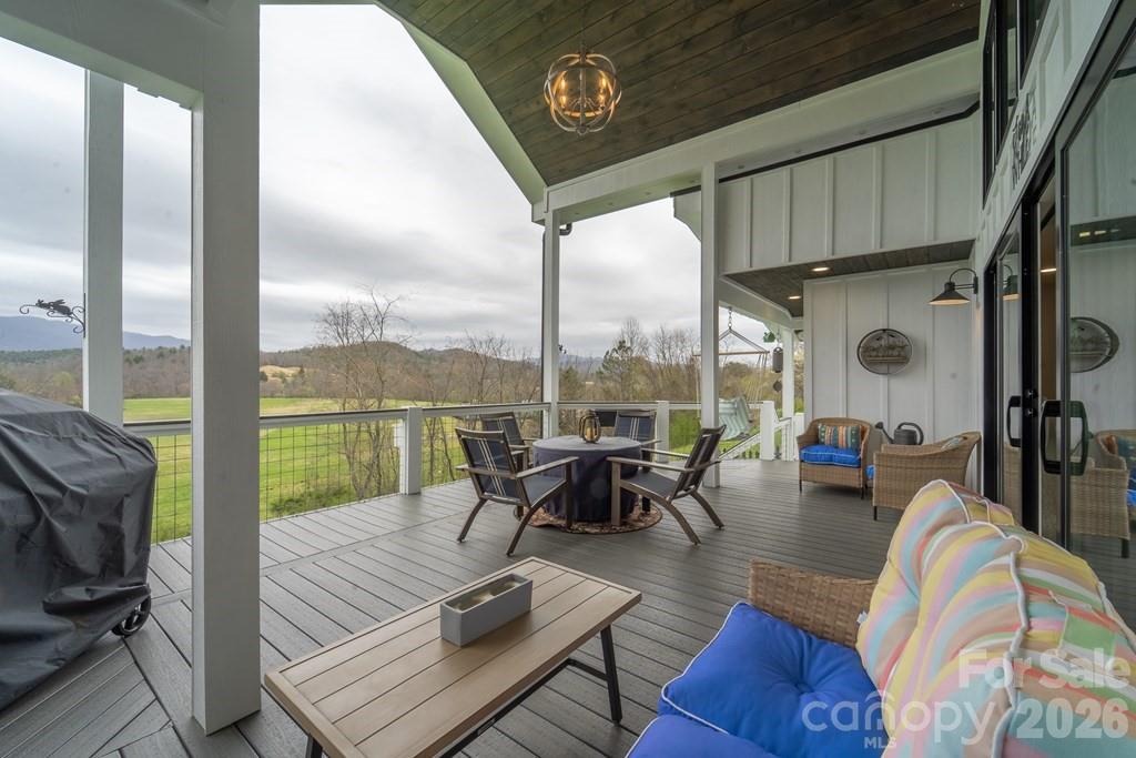 101 Mill Street — Hayesville