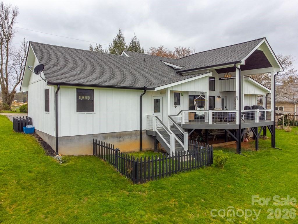 101 Mill Street — Hayesville
