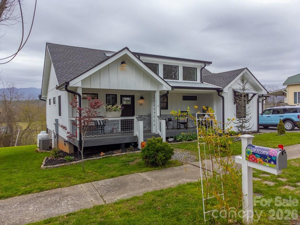 101 Mill Street — Hayesville