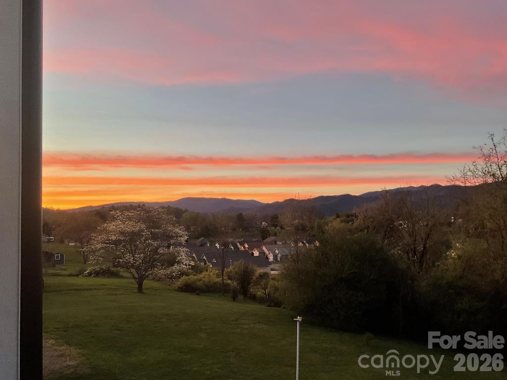 101 Mill Street — Hayesville