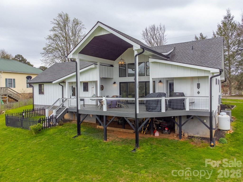 101 Mill Street — Hayesville