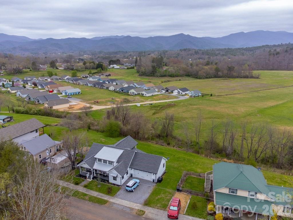 101 Mill Street — Hayesville