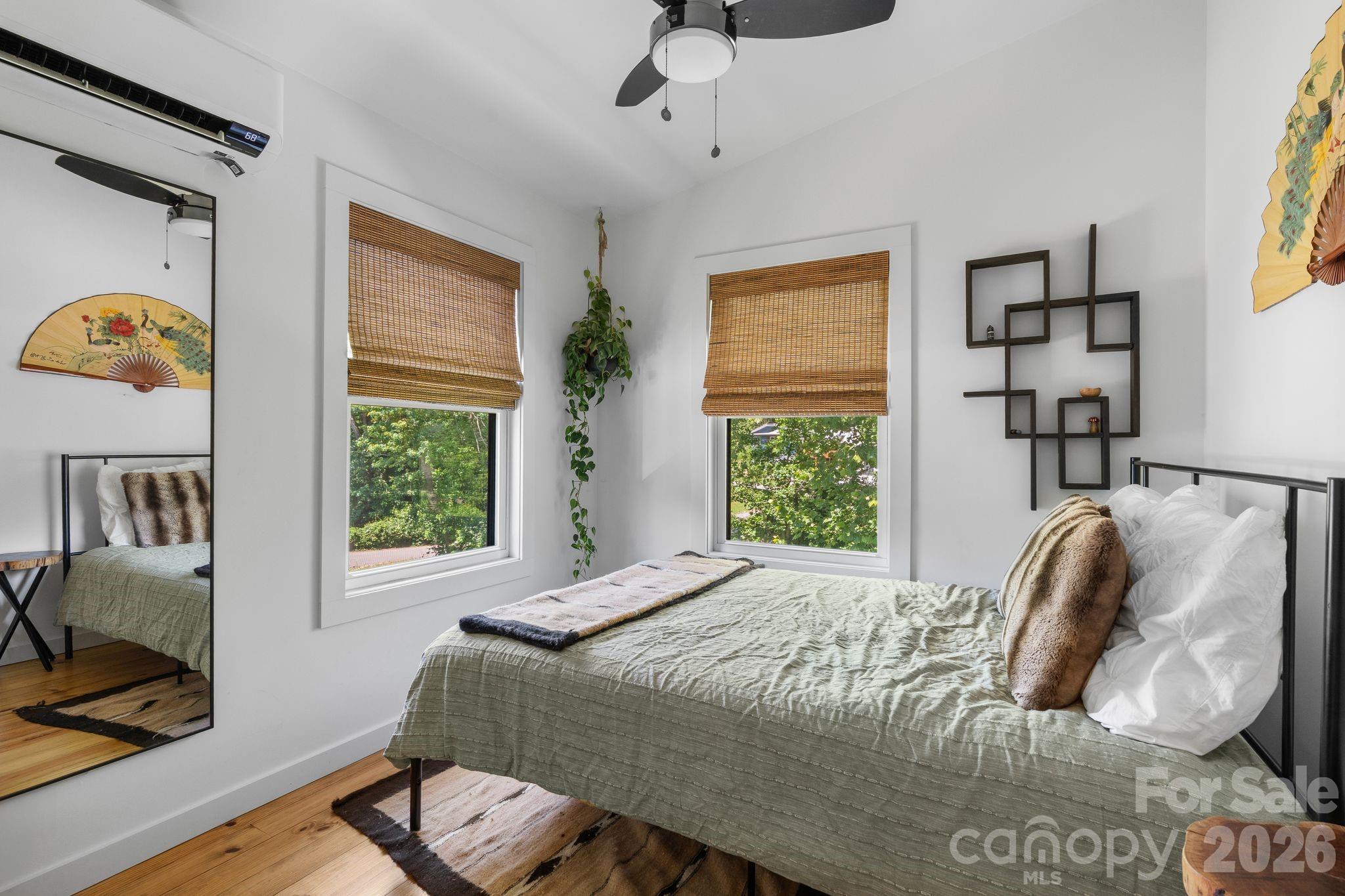 158 Simcoe Street — Asheville