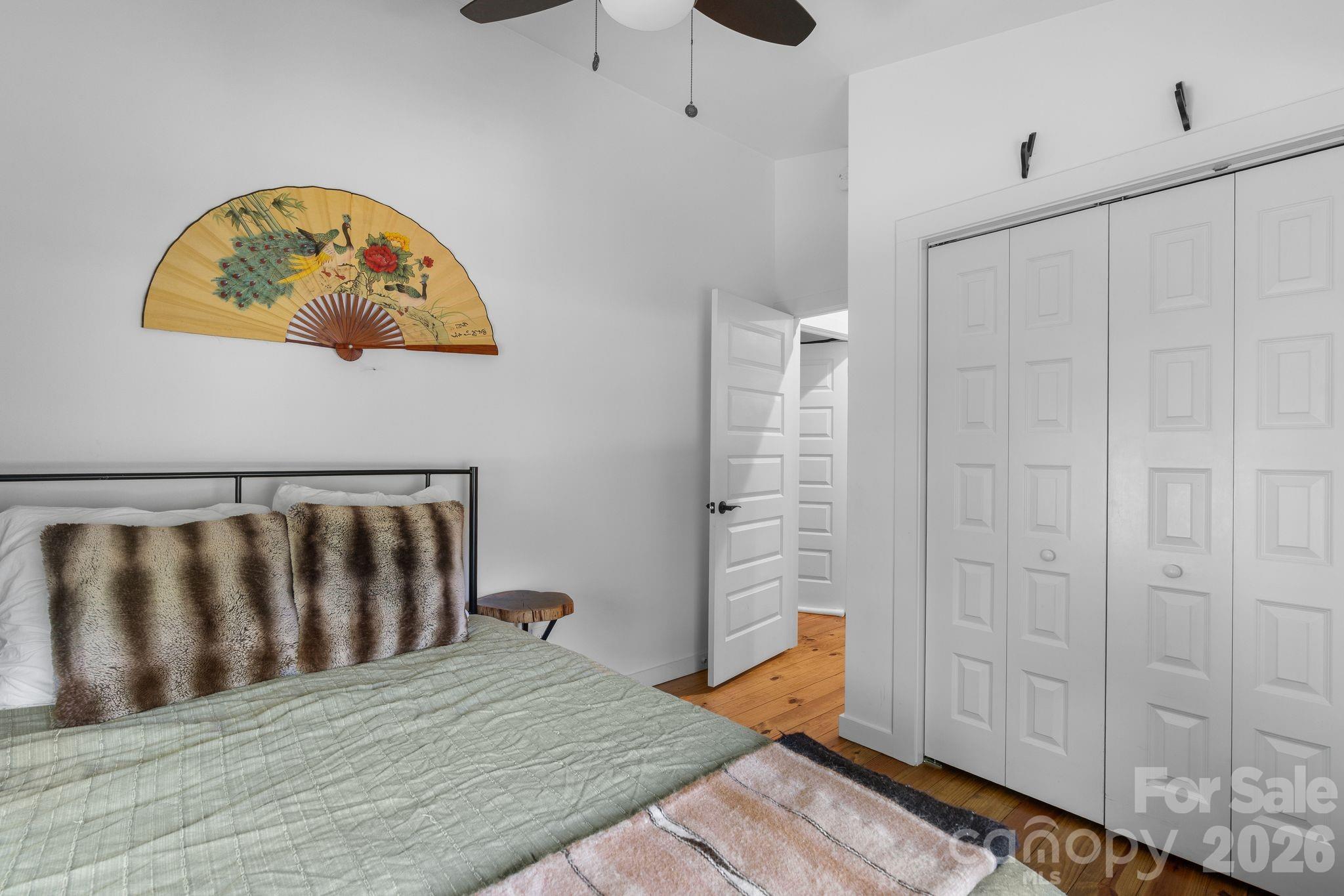 158 Simcoe Street — Asheville