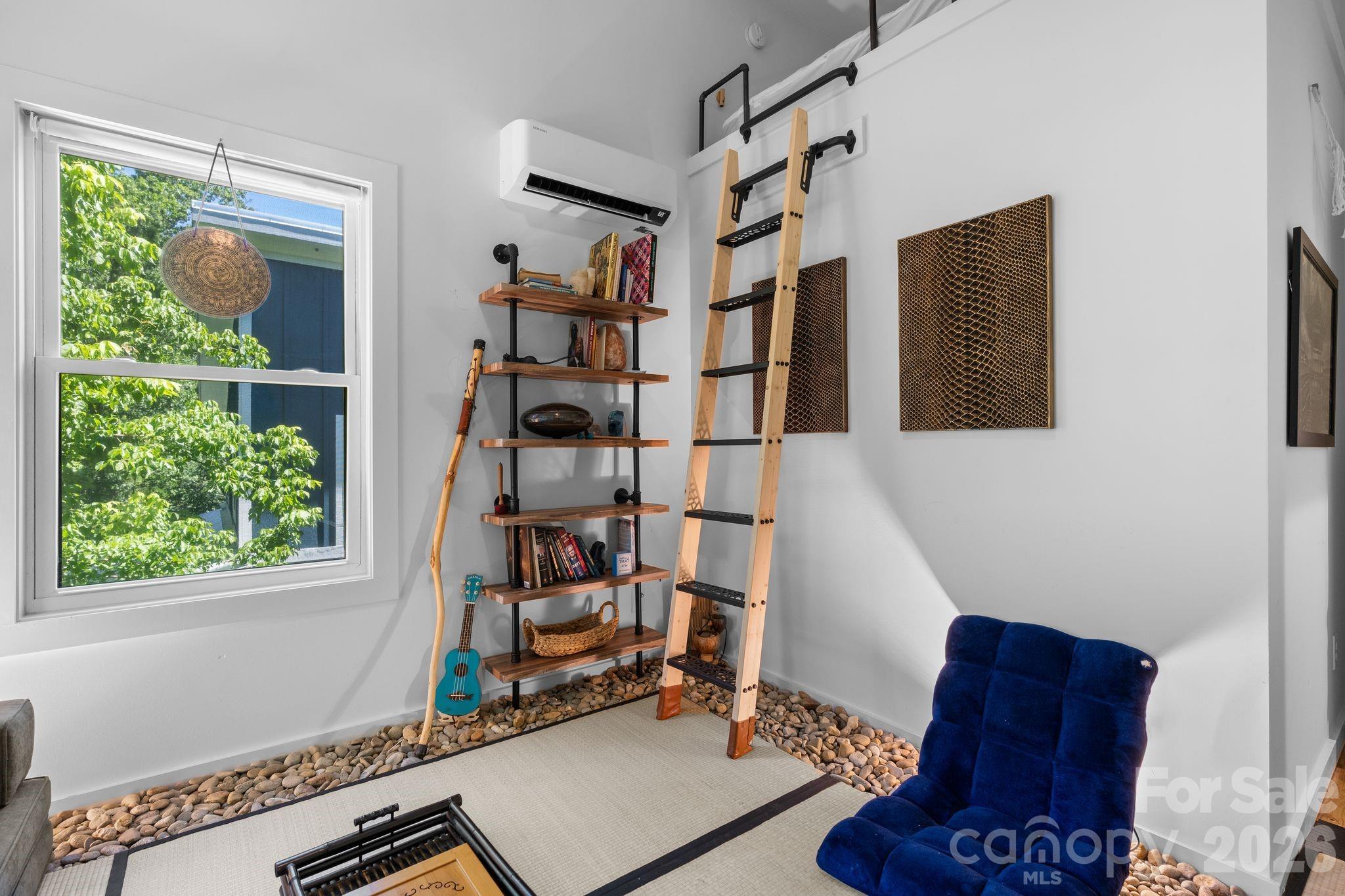 158 Simcoe Street — Asheville