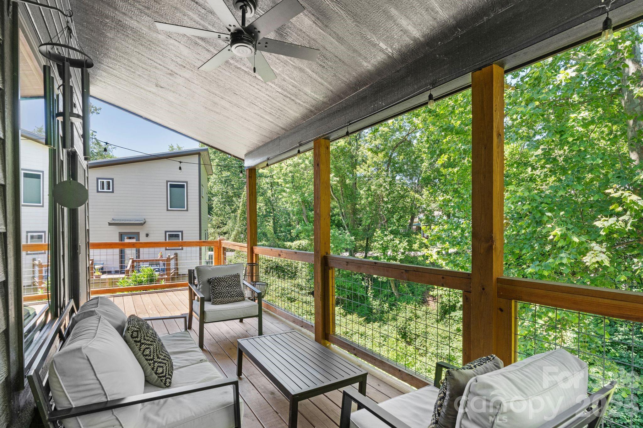 158 Simcoe Street — Asheville