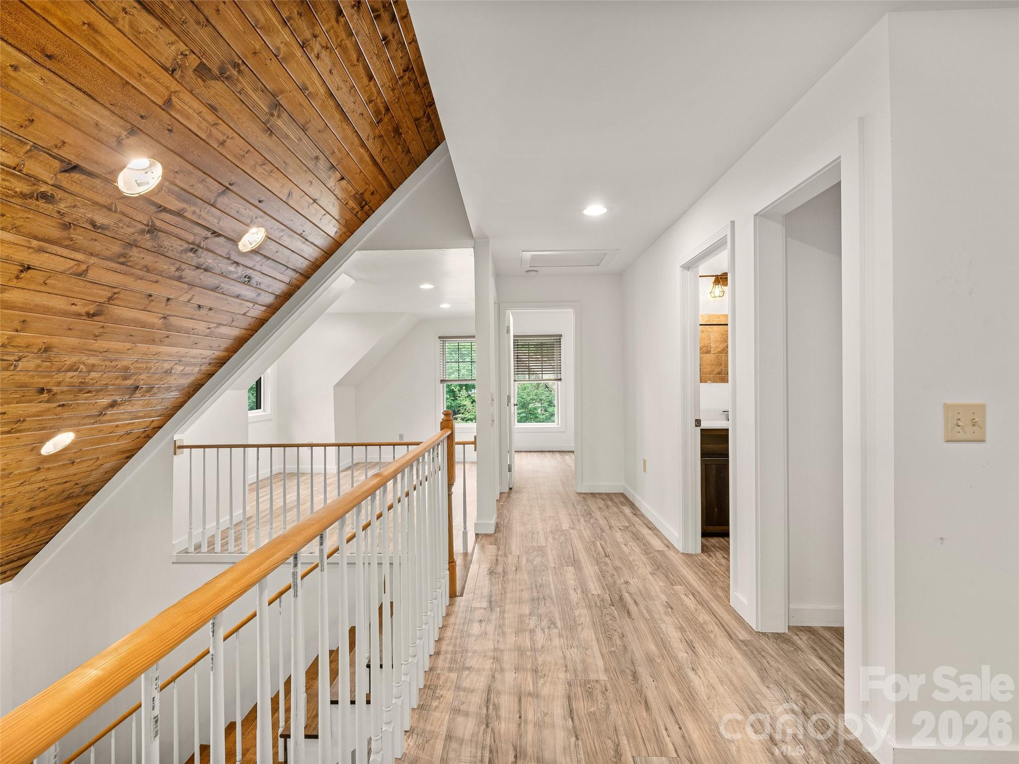 140 Falls Crossing Road — Burnsville