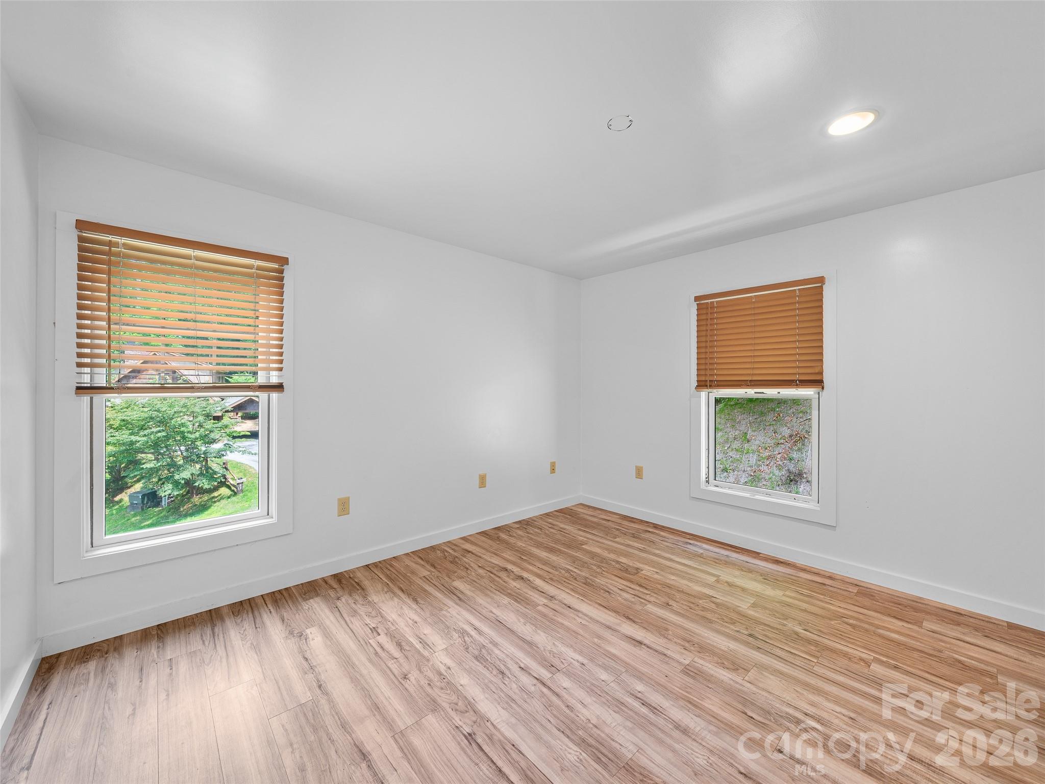 140 Falls Crossing Road — Burnsville