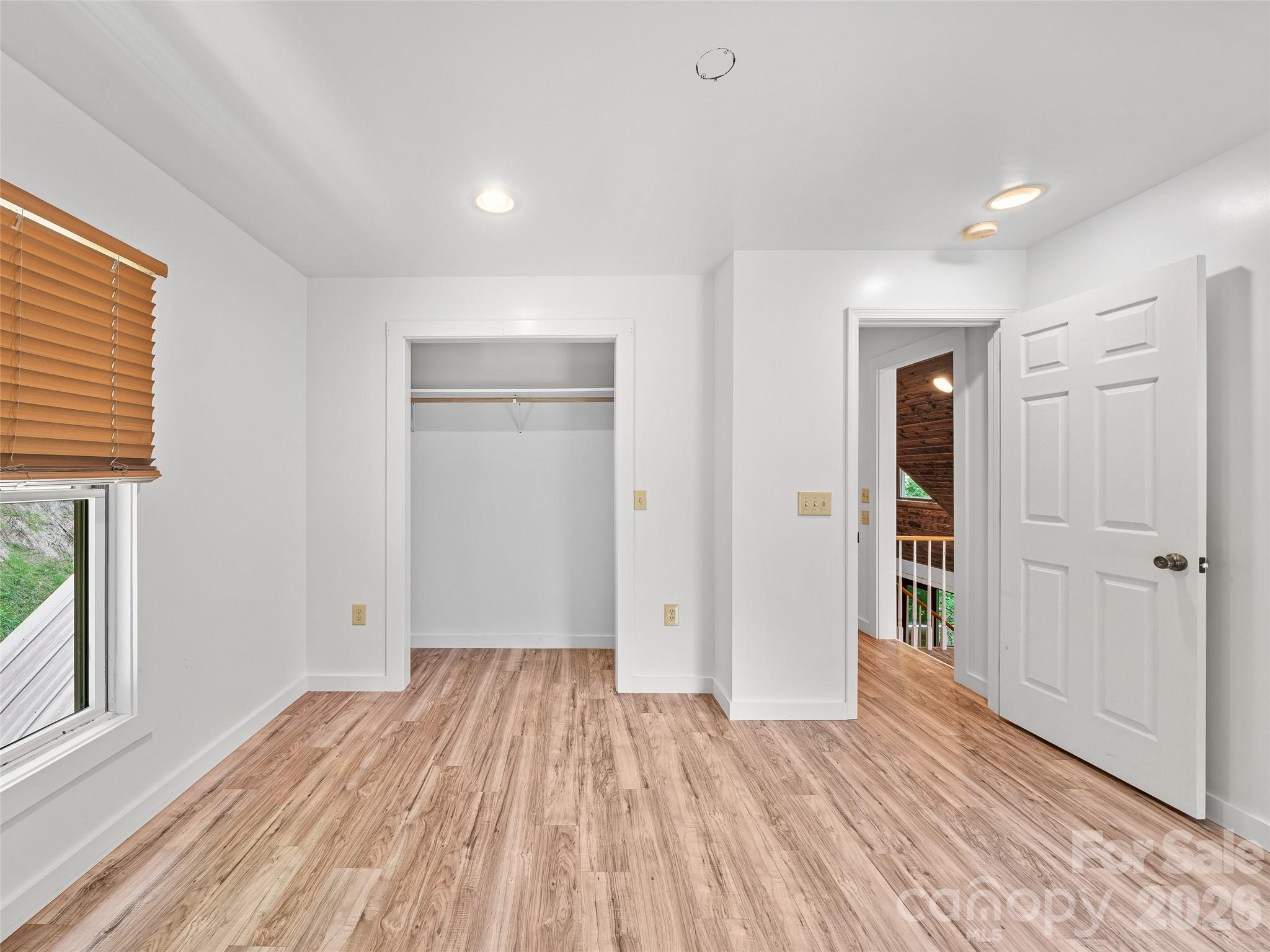 140 Falls Crossing Road — Burnsville