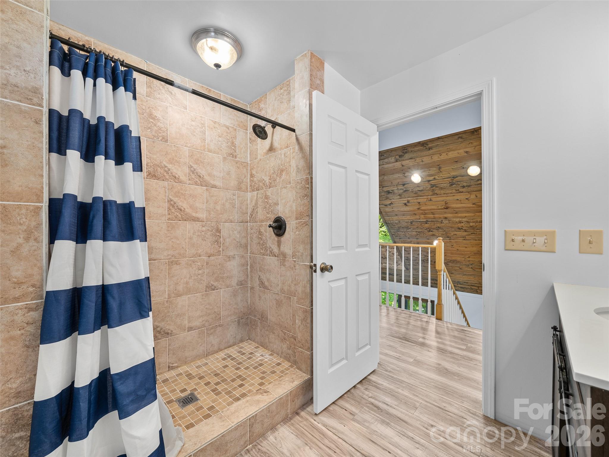 140 Falls Crossing Road — Burnsville