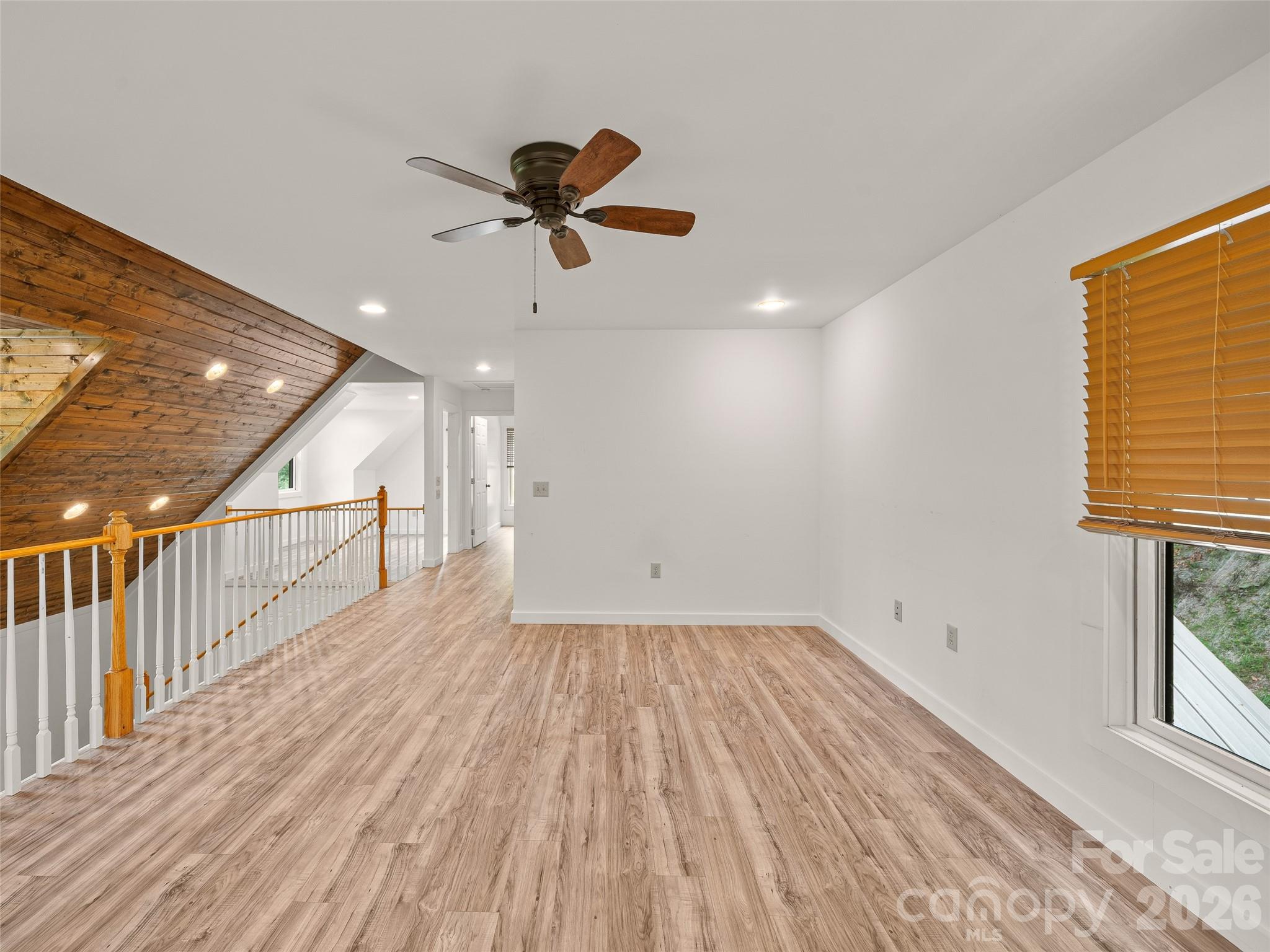 140 Falls Crossing Road — Burnsville