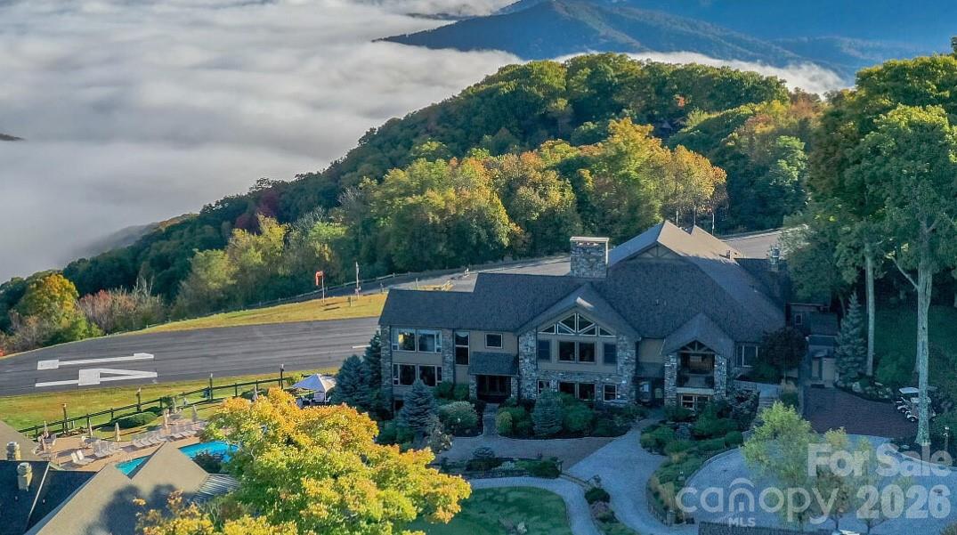 140 Falls Crossing Road — Burnsville