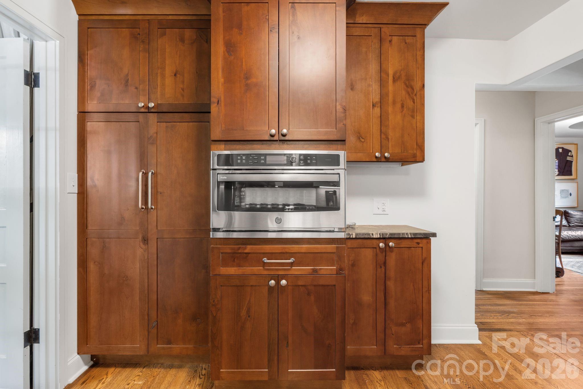 664 Lakeshore Drive — Asheville