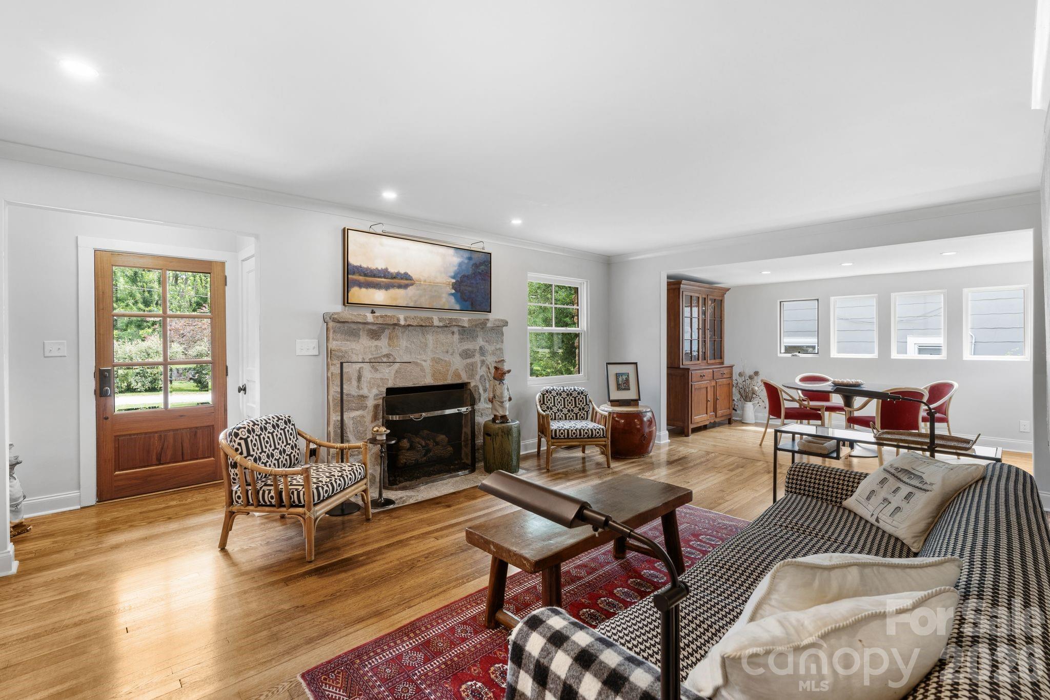 664 Lakeshore Drive — Asheville