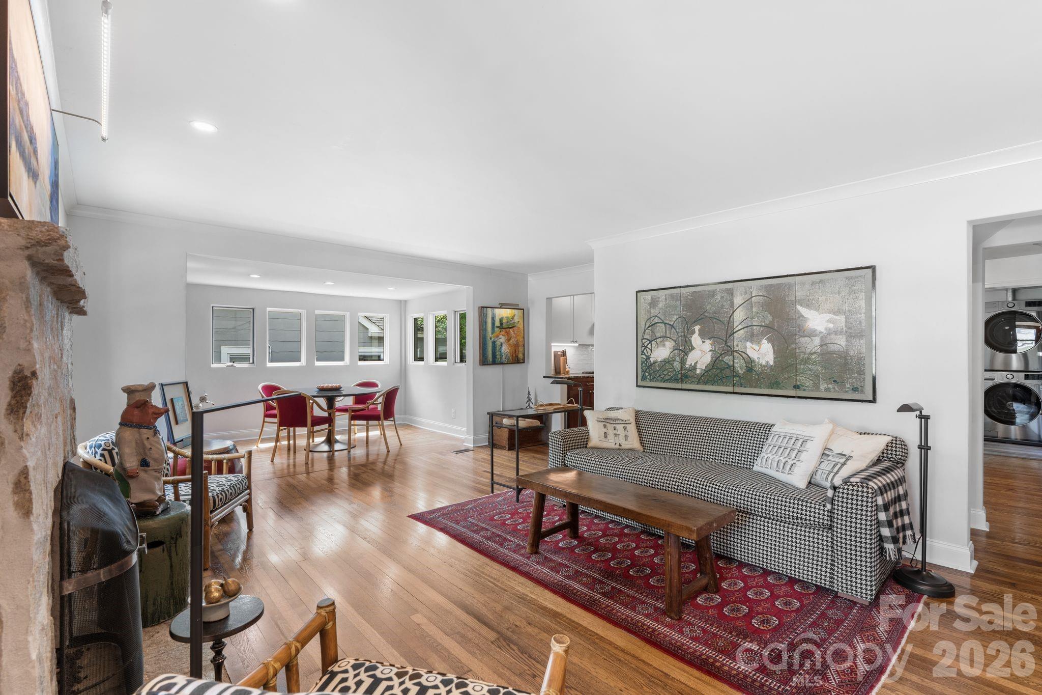 664 Lakeshore Drive — Asheville