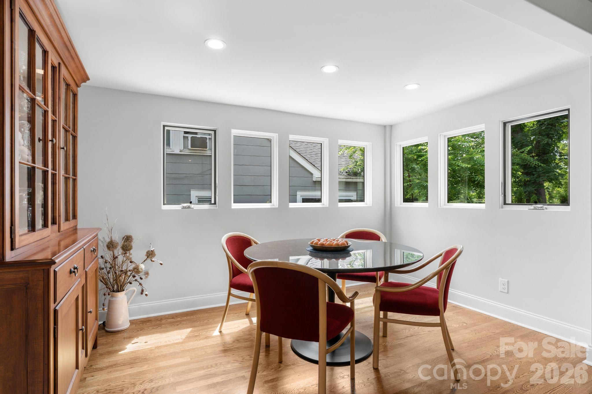 664 Lakeshore Drive — Asheville