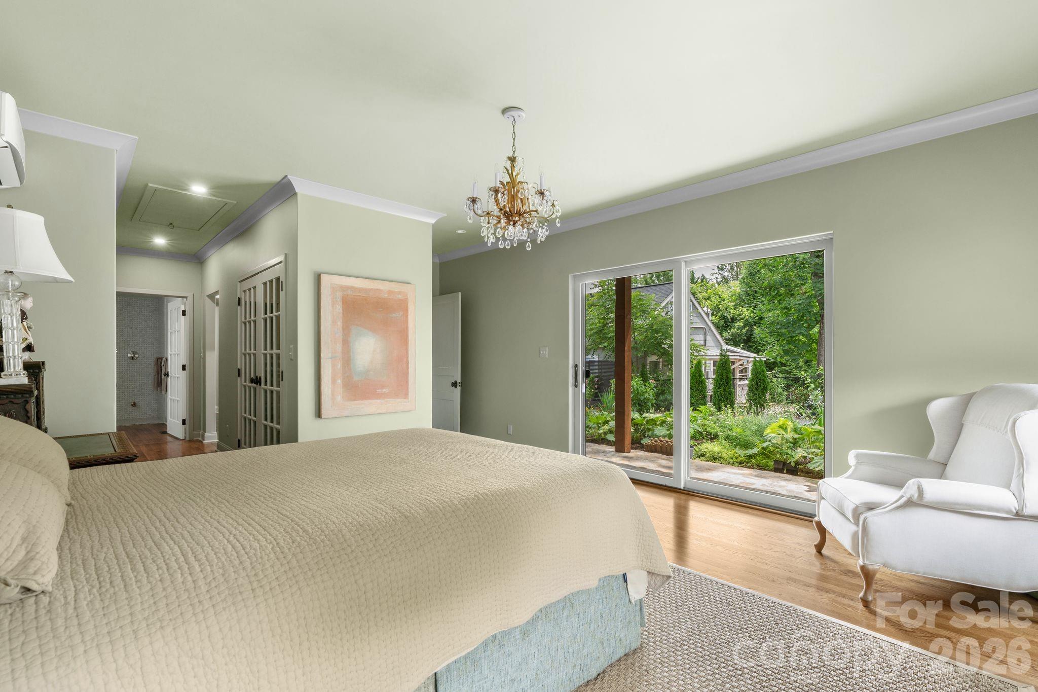 664 Lakeshore Drive — Asheville