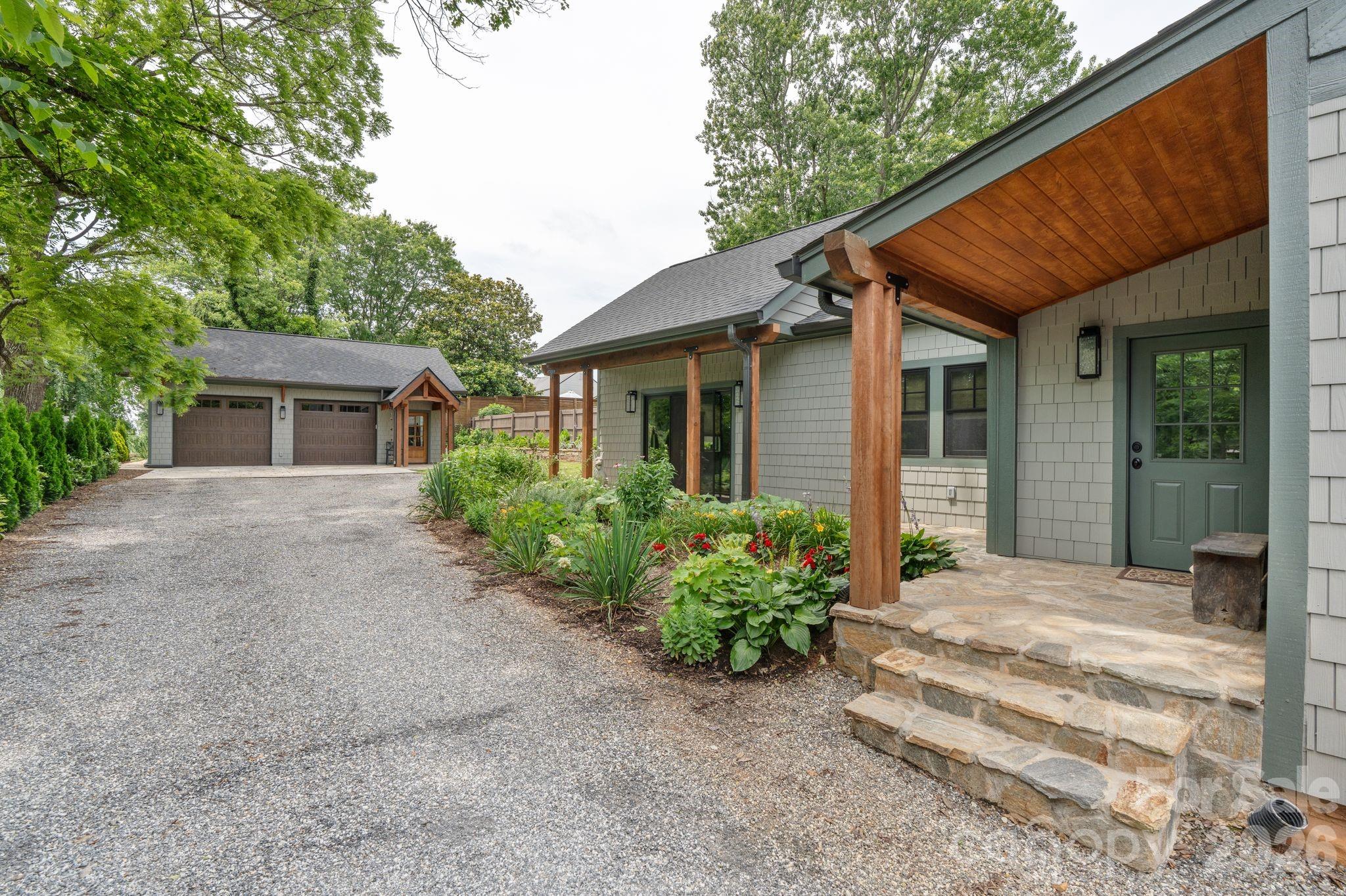 664 Lakeshore Drive — Asheville