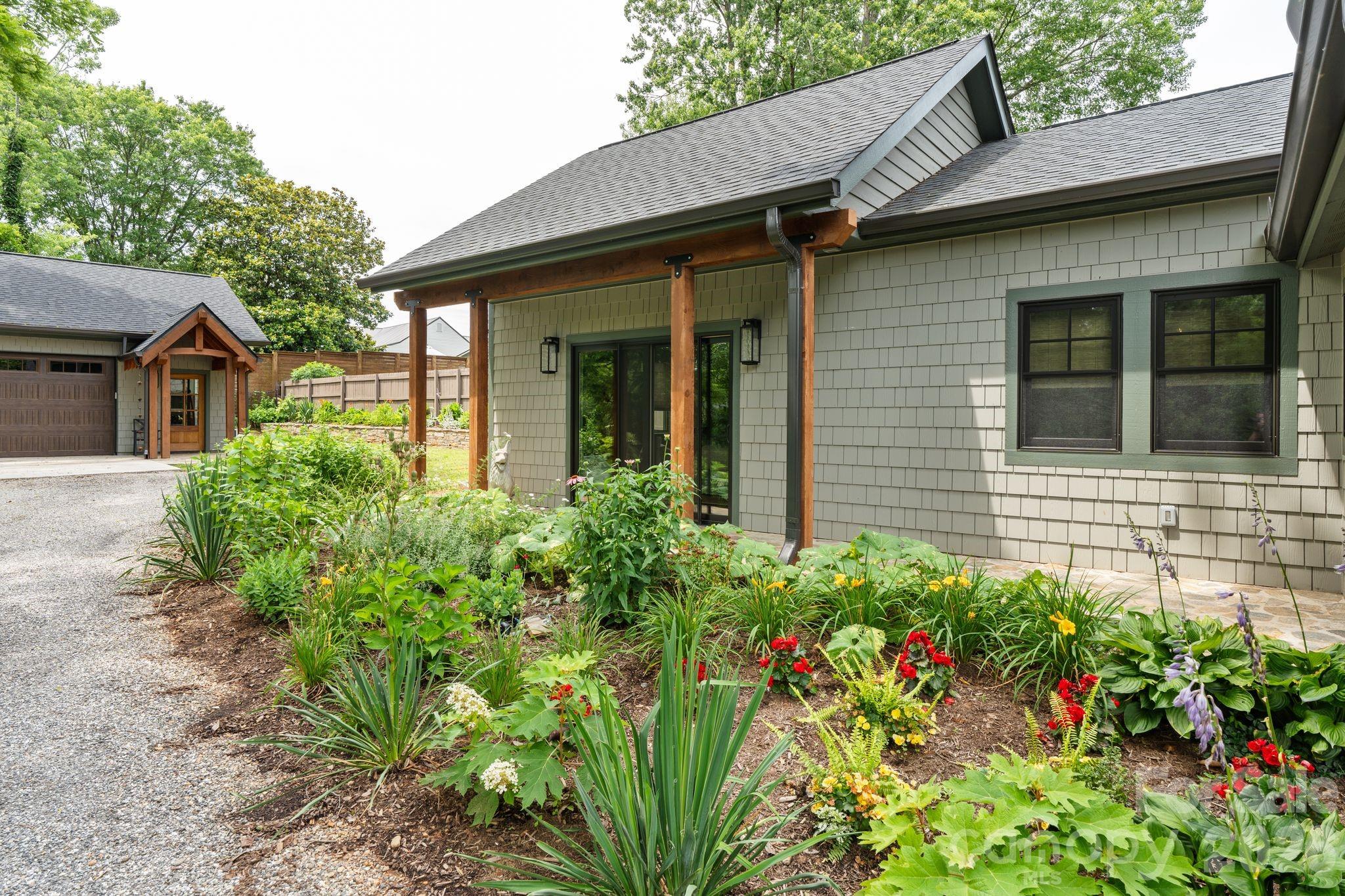 664 Lakeshore Drive — Asheville