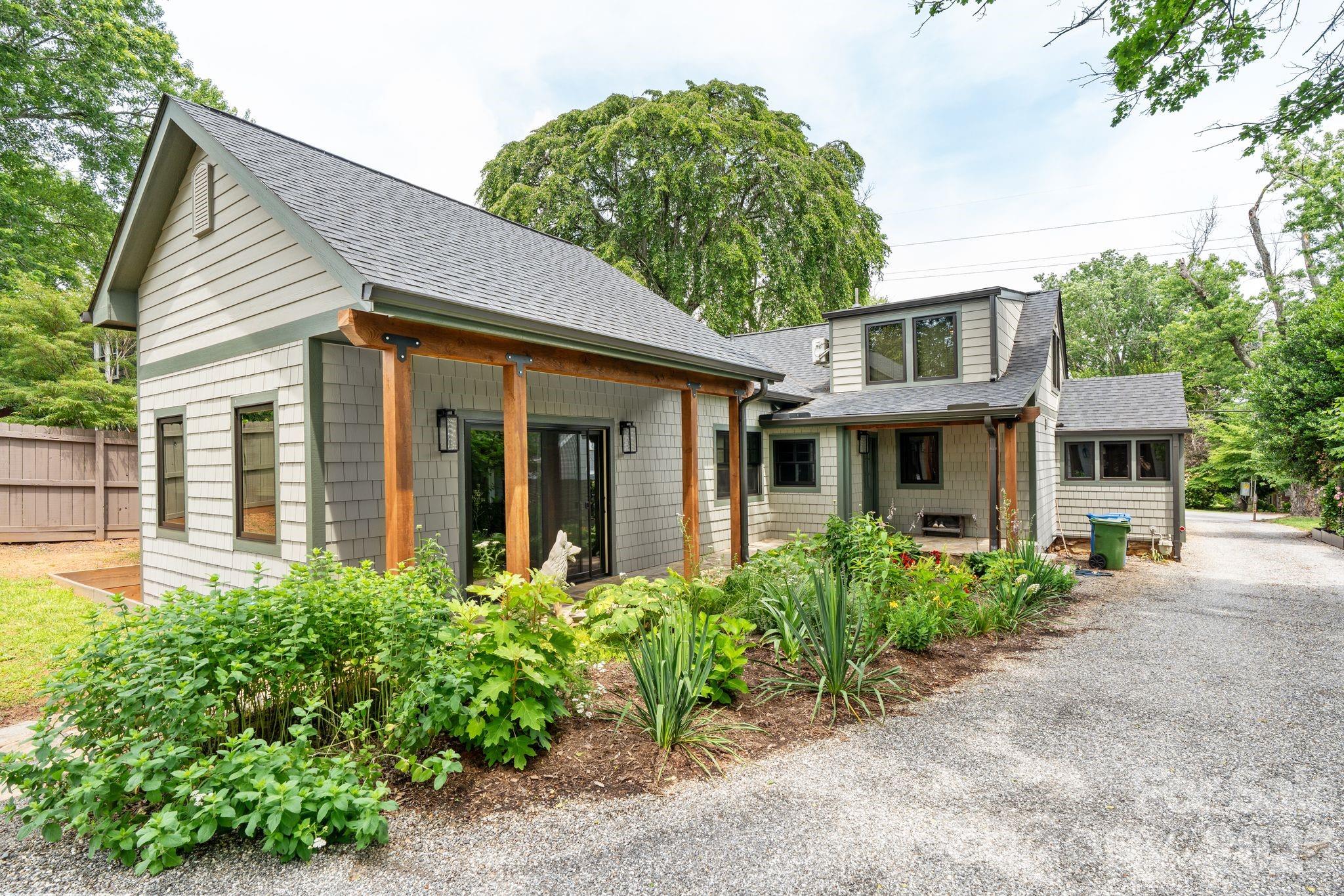 664 Lakeshore Drive — Asheville