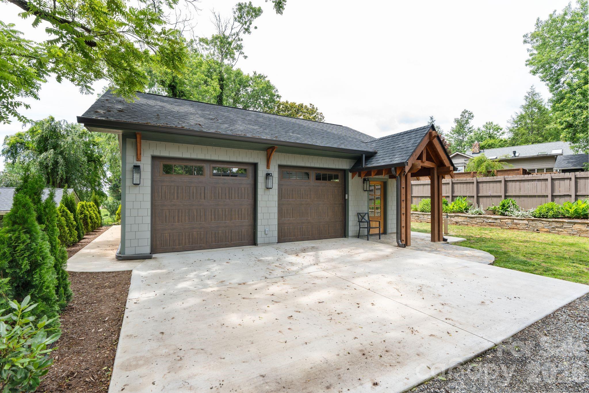 664 Lakeshore Drive — Asheville
