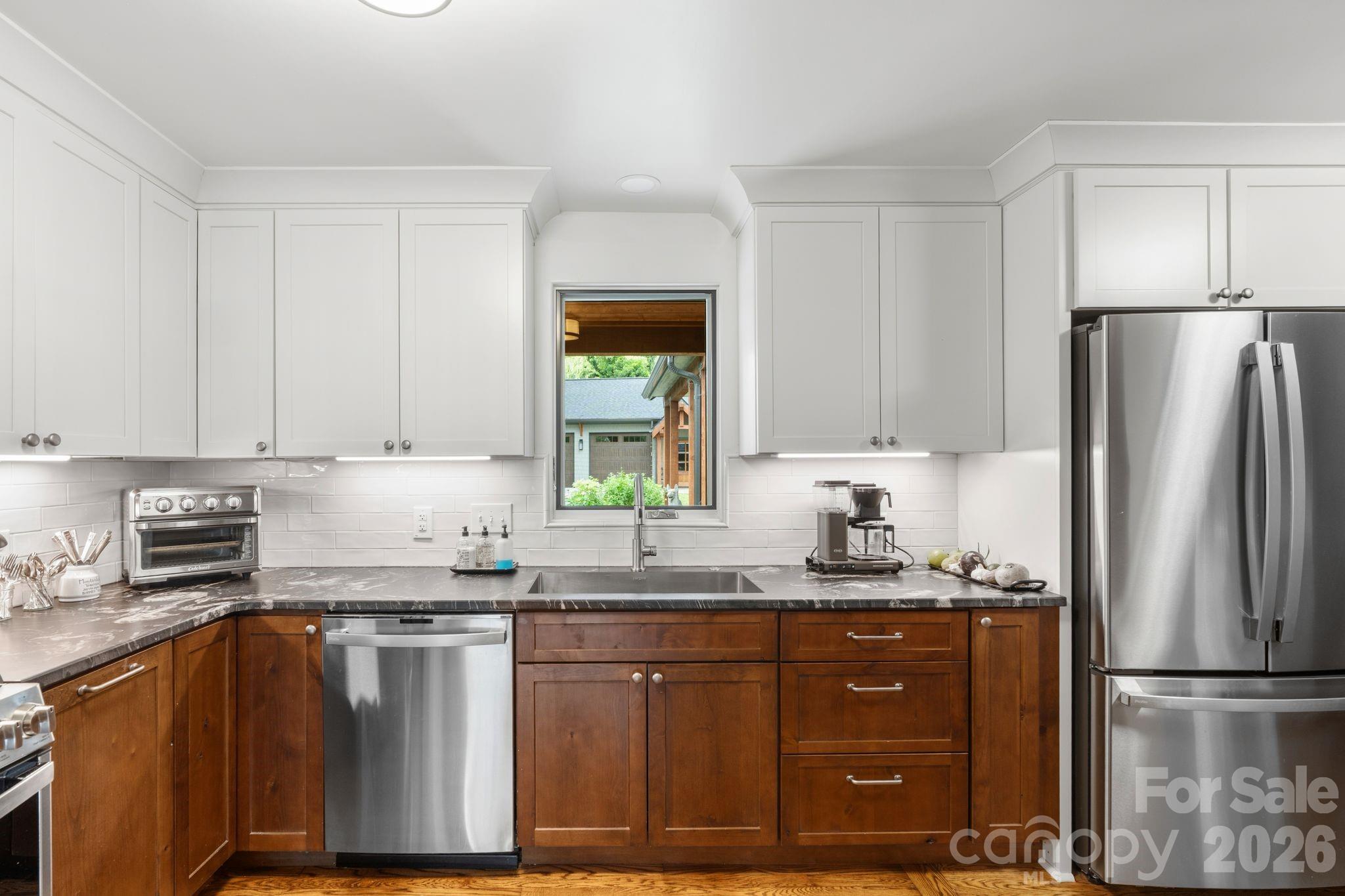 664 Lakeshore Drive — Asheville