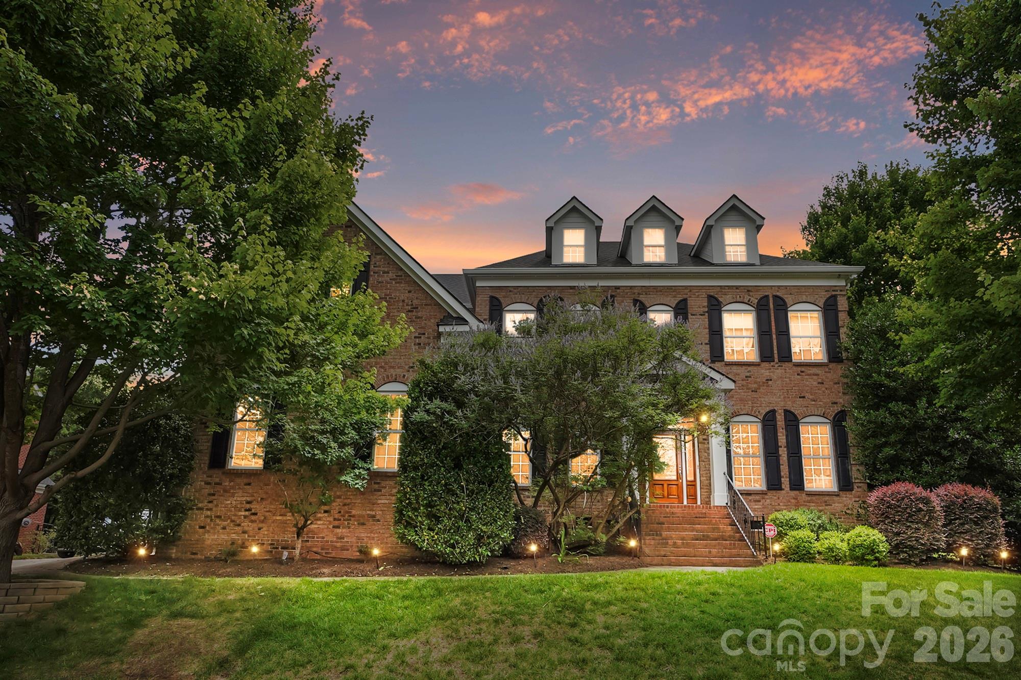 507 Five Leaf Lane — Waxhaw